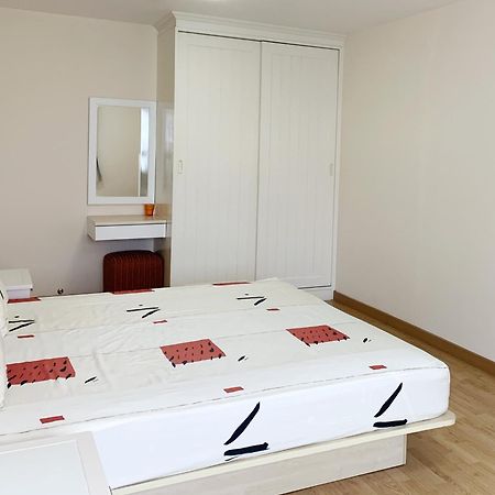 Charming Resident At Ekkamai From Studio Unit Up To 2 Bedroom Apartment Банкок Екстериор снимка
