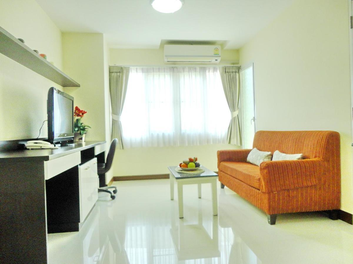 Charming Resident At Ekkamai From Studio Unit Up To 2 Bedroom Apartment Банкок Екстериор снимка