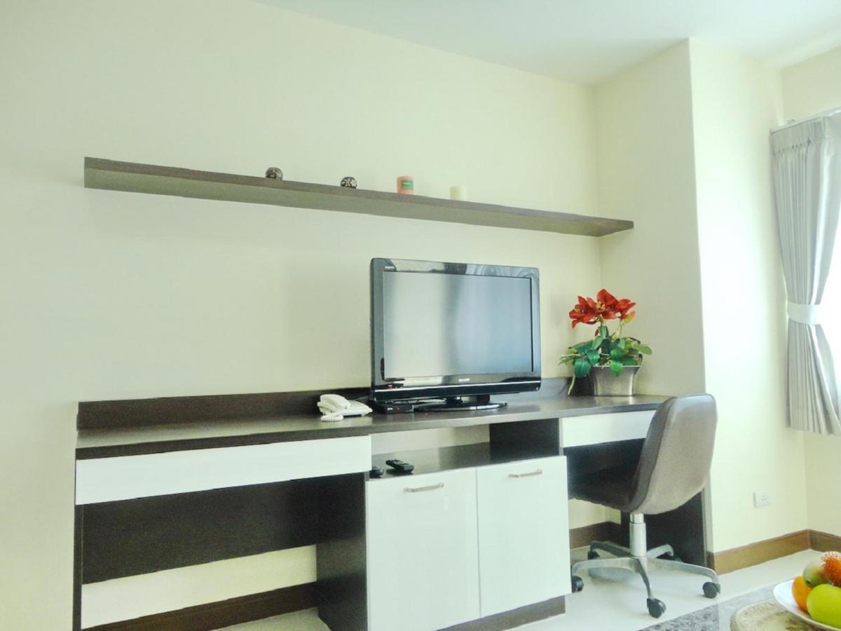 Charming Resident At Ekkamai From Studio Unit Up To 2 Bedroom Apartment Банкок Екстериор снимка
