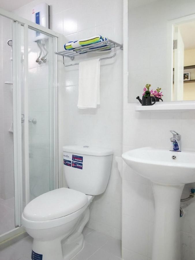 Charming Resident At Ekkamai From Studio Unit Up To 2 Bedroom Apartment Банкок Екстериор снимка