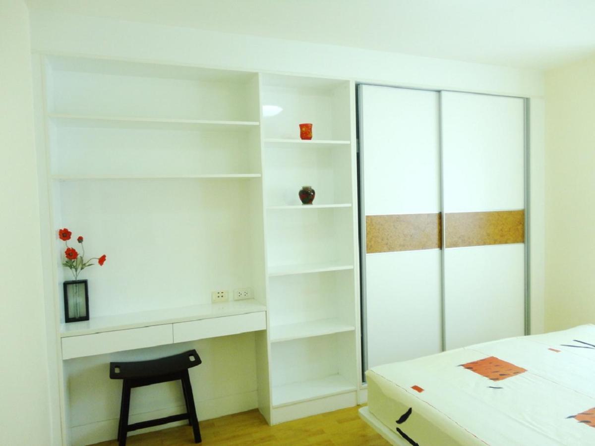 Charming Resident At Ekkamai From Studio Unit Up To 2 Bedroom Apartment Банкок Екстериор снимка