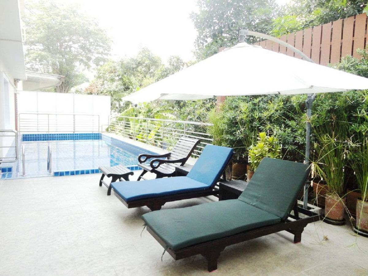 Charming Resident At Ekkamai From Studio Unit Up To 2 Bedroom Apartment Банкок Екстериор снимка