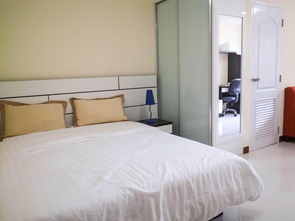 Charming Resident At Ekkamai From Studio Unit Up To 2 Bedroom Apartment Банкок Екстериор снимка