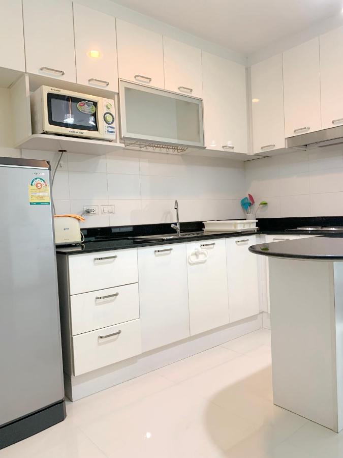 Charming Resident At Ekkamai From Studio Unit Up To 2 Bedroom Apartment Банкок Екстериор снимка