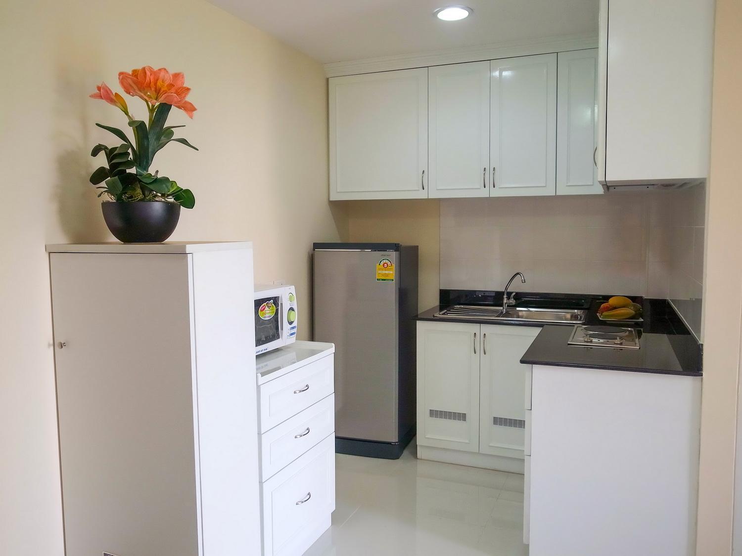 Charming Resident At Ekkamai From Studio Unit Up To 2 Bedroom Apartment Банкок Екстериор снимка
